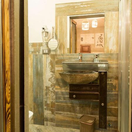 Отель Mancini Shabby House Рим Экстерьер фото