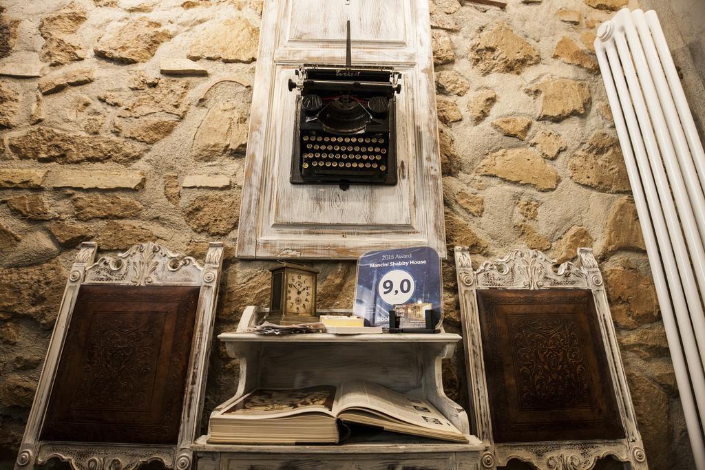 Отель Mancini Shabby House Рим Экстерьер фото