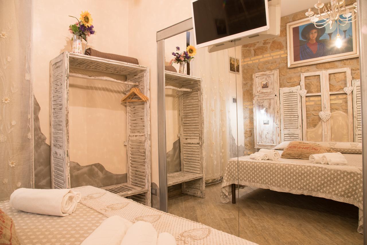 Отель Mancini Shabby House Рим Экстерьер фото