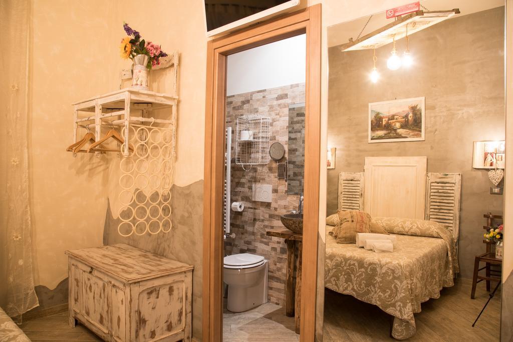 Отель Mancini Shabby House Рим Экстерьер фото